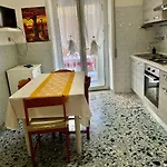 Scauri Appartement *