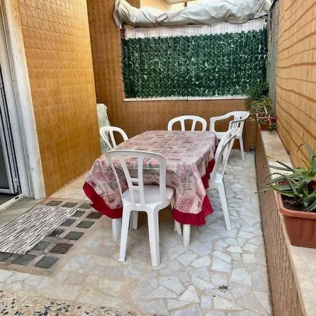 Scauri Apartment *