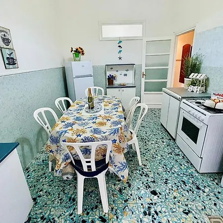 Scauri Apartment
